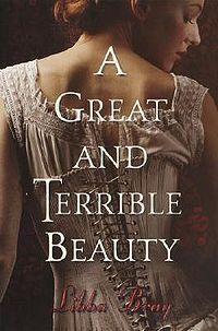 A Great And Terrible Beauty (Readers Circle)
